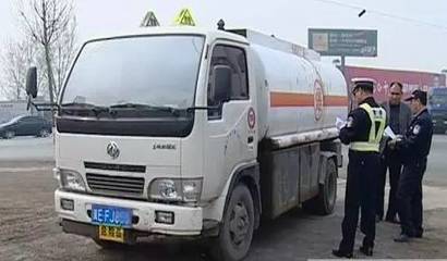 國(guó)務(wù)院深化“放管服”改革 普通貨物道路運(yùn)輸從業(yè)資格證已取消，便利貨運(yùn)行業(yè)發(fā)展